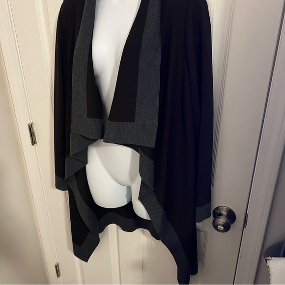 St. John Sweater - Picture 2 of 9